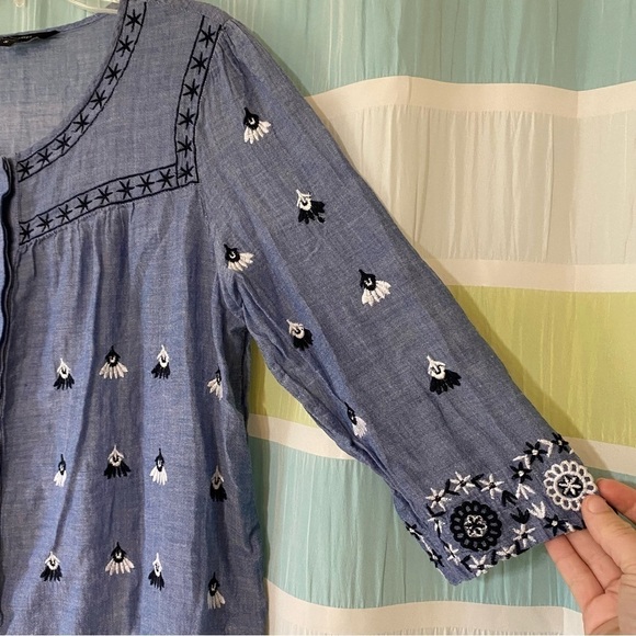 Walter Baker Boho Embroirded Floral Chambray Top Sz Small - Picture 3 of 7